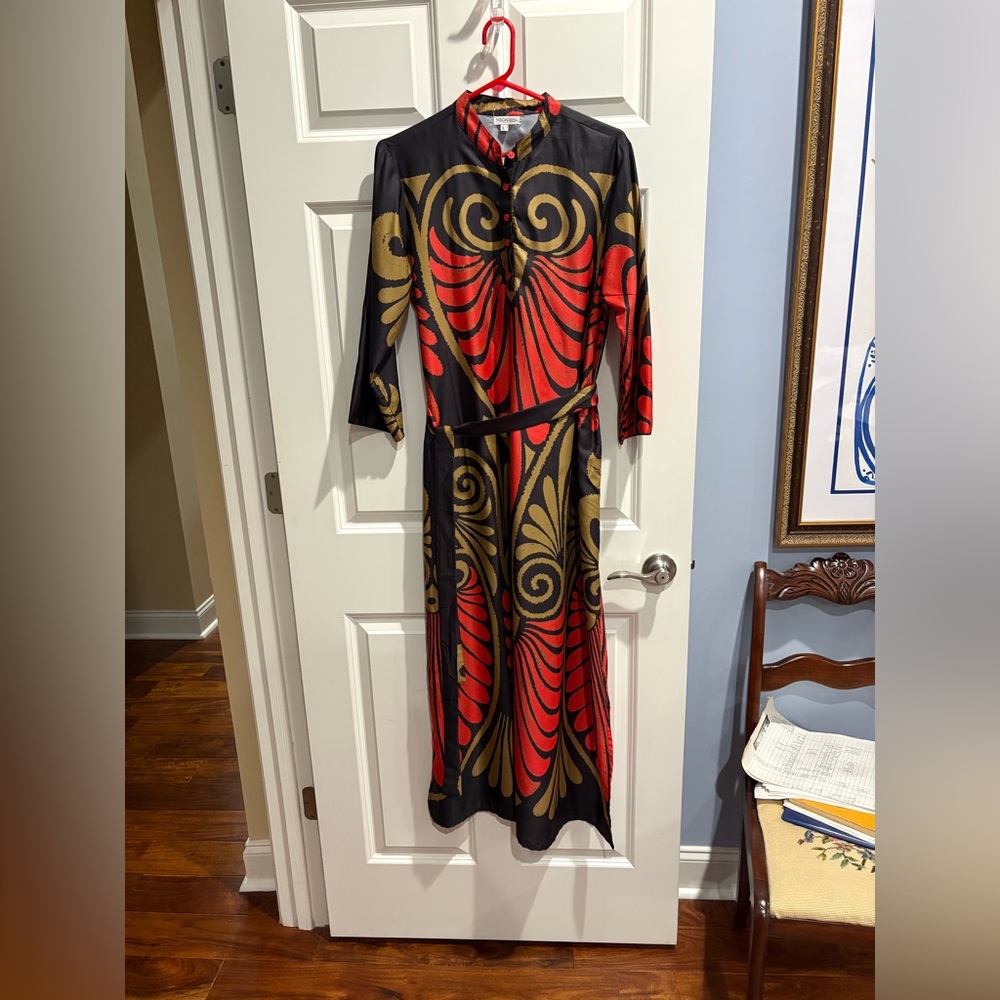 ModaPosa Elegant Black and Red Dress with Gold Accents, Size Large